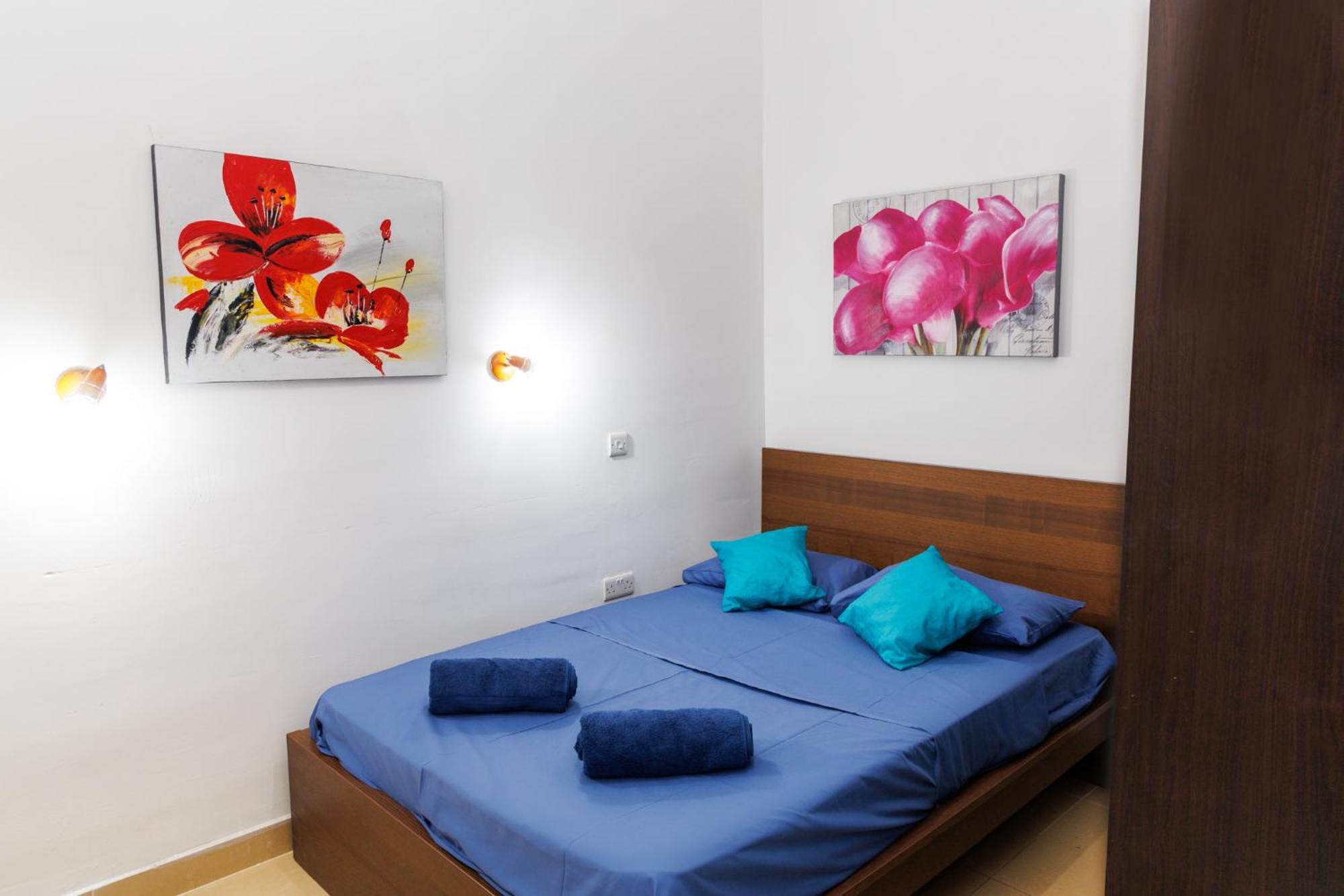 Stylish St.julians 2 Bedroom For Rent In The Centre With Terrace Apartment *